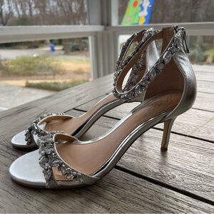 Badgley Mischka Caroline Embellished Silver Ankle Strap Women's Heels Size 8